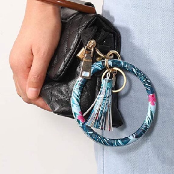 Accessories - Leather bangle and tassel keychain